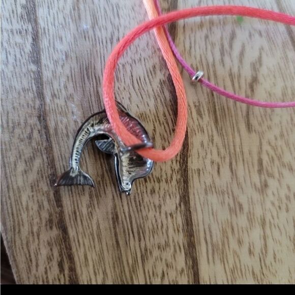 Girly fun neon dolphin pendant necklace tie dye - Picture 3 of 5